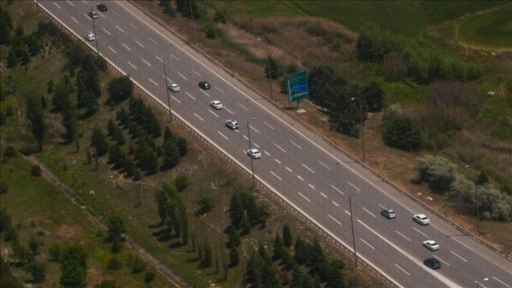 Emniyet ve jandarmadan bayram öncesi trafiğe havadan denetim