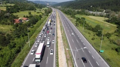 Emniyetten bayram trafiği &ouml;ncesi s&uuml;r&uuml;c&uuml;lere uyarı