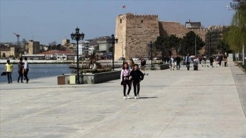 En uzun orucun tutulduğu Sinop'ta Ramazan'ın ilk günü park ve sahillerde yoğunluk
