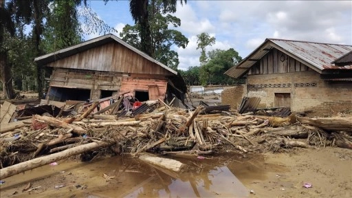 Endonezya'da şiddetli yağışların yol açtığı afetlerde ölenlerin sayısı 604'e yükseldi