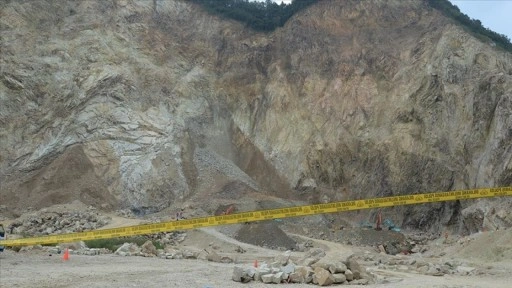 Endonezya'da taş ocağının çökmesi sonucu 14 kişi öldü