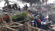 Endonezya'daki depremde en az 30 kişi öldü