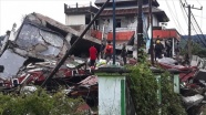 Endonezya'daki depremde ölenlerin sayısı 73'e yükseldi