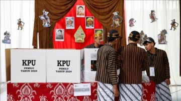 Endonezya'da halk, yeni devlet başkanını seçmek için oy kullandı