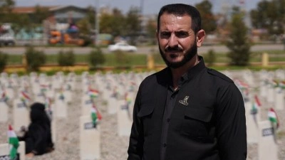 Enfal s&uuml;rg&uuml;n&uuml;nde zindanda g&ouml;bek bağı taşla kesilen Hejar, kendisine adını veren T&uuml;rkmen askeri arıyo