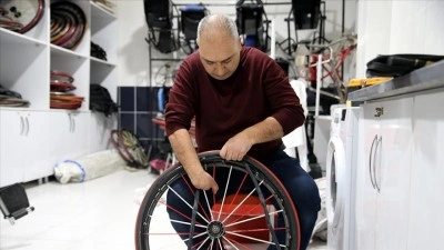 Engelli basketbolculara 25 yıldır g&ouml;n&uuml;ll&uuml; olarak emek veriyor