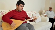 Engelli Mehmet'in hayali müzik öğretmenliği