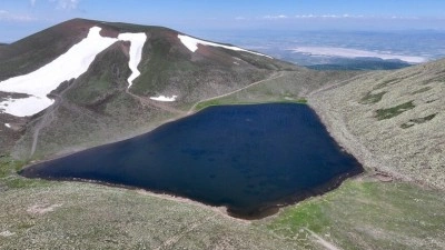 Erciyes Dağı'nın eteklerindeki Sarıg&ouml;l kar sularıyla doldu