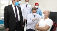 Erciyes Üniversitesinde Kovid-19 aşı adayının faz-2 çalışmalarında ikinci doz uygulanmaya başlandı