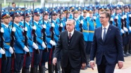Erdoğan Sırbistan&#039;da resmi törenle karşılandı