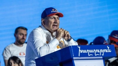 Ermenistan Başbakanı Paşinyan: 7 Haziran parlamento se&ccedil;imini kazandık