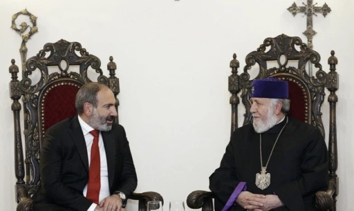 Ermenistan’da Papazlar, Generaller ve Paşinyan kavgasının perde arkası! -Ömür Çelikdönmez yazdı-