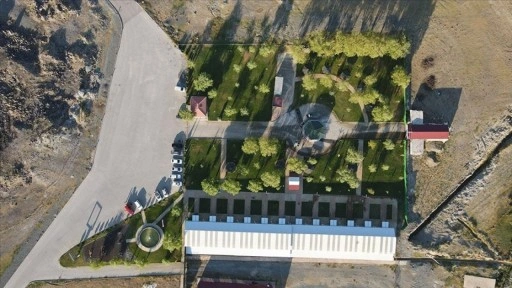 Erzincan'daki Hor Hor Kaplıcası zengin mineralli suyuyla misafirlerini ağırlıyor