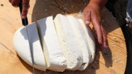 Erzincan tulum peyniri sofralara lezzet katıyor