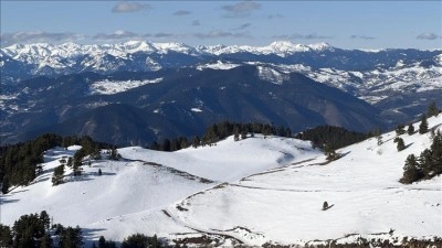 Erzurum, Ardahan ve Tunceli'nin y&uuml;ksek kesimleri karla kaplandı