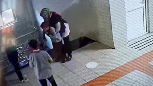 Erzurum'da nefes borusuna yiyecek kaçan öğrenci, öğretmenin Heimlich manevrasıyla kurtarıldı