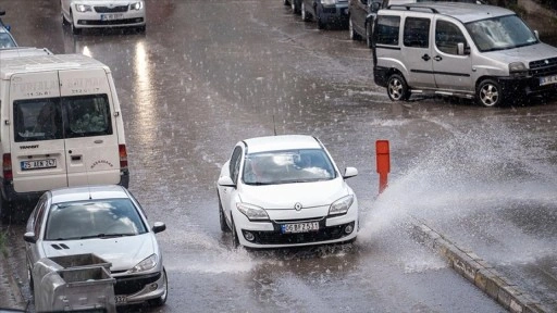 Erzurum'da sağanak etkili oldu