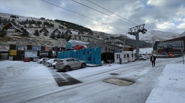 Erzurum ile Ardahan'da kar, sis ve buzlanma etkili oldu