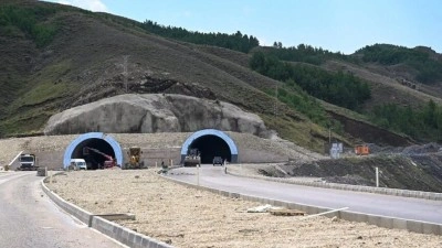 Erzurum-Rize arasındaki yolculuk s&uuml;resini kısaltacak t&uuml;nellerin yapımı s&uuml;r&uuml;yor
