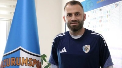 Erzurumspor kaptanı Mustafa Yumlu, takımın 5 yıl sonra S&uuml;per Lig'e uzanan başarısını anlattı