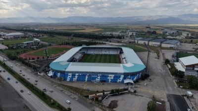 Erzurumspor taraftarı 3 sezon sonra statlarındaki t&uuml;m trib&uuml;nlerde yerini alacak