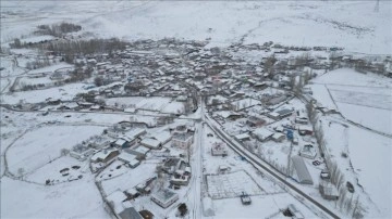 Erzurum'un kırsal mahallelerinde kışın hayat zorlu geçiyor