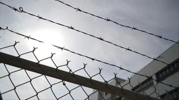 Esed rejiminin cezaevlerinde haber alınamayanlardan yüzlercesinin öldüğü ortaya çıktı