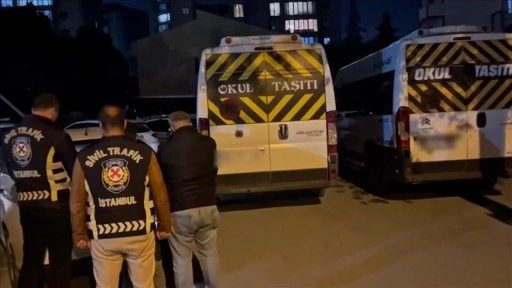 Esenyurt'ta tehlikeli araç kullanan servis sürücüleri yakalandı