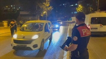 Esenyut'ta polislerce ’asayiş ve dar alan uygulaması’ yapıldı