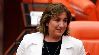Eski AK Parti Kocaeli Milletvekili Azize Sibel G&ouml;n&uuml;l vefat etti