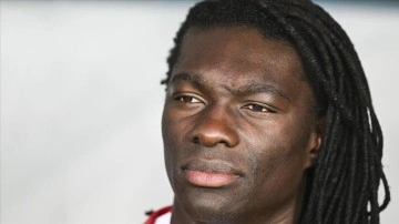 Eski Galatasaraylı futbolcu Gomis, kızına Türk kadınını örnek gösterdi