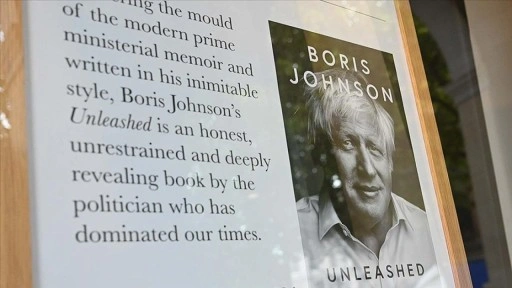 Eski İngiltere Başbakanı Johnson, kitaplarını yazarken yapay zekadan faydalandığını söyledi