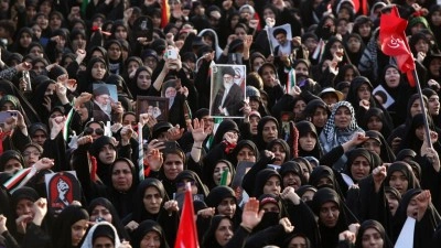 İran eski lideri Hamaney i&ccedil;in Kum kentinde cenaze t&ouml;reni d&uuml;zenlendi