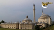 Eski payitahtta sultan yadigarı camilere ramazan ilgisi