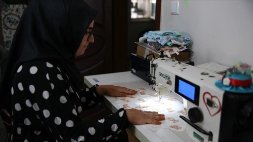 Eskişehir'de özel gereksinimli oğluna uygun elbise bulamayınca üretici oldu