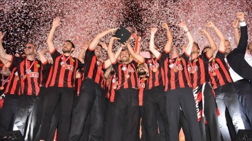 Eskişehirspor'un şampiyonluğu kutlandı