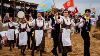 Etnospor, farklı k&uuml;lt&uuml;rlerin geleneksel oyunlarını vatandaşlarla buluşturuyor