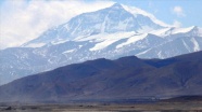 Everest Dağı'nın, yeni yapılan ölçümlerde 73 santim daha uzun olduğu belirlendi