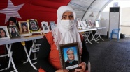 Evlatlarını çocuk yaşta terörün pençesine kaptıran Diyarbakır anneleri 23 Nisan&#039;ı buruk karşılıyor