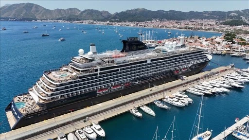 'Explora I' kruvaziyeri Marmaris'e 639 yolcu getirdi