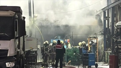 Ey&uuml;psultan'da 3 ayrı iş yerinde &ccedil;ıkan yangın s&ouml;nd&uuml;r&uuml;ld&uuml;