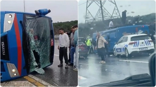 Ey&uuml;psultan'da cezaevi nakil aracı devrildi