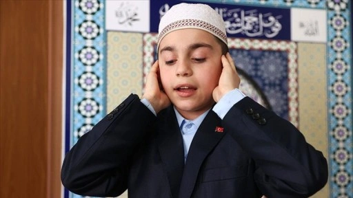Ezan okuma yarışması birincisi Emir Kayra'nın hayali Ayasofya'da görev yapmak