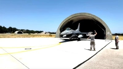 F-16 savaş u&ccedil;akları Karadeniz'in batısında eğitim u&ccedil;uşu yaptı