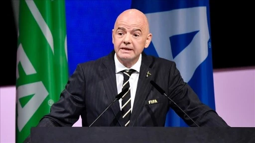 FIFA'dan İran'da statlara kadın taraftarların alınmasına övgü