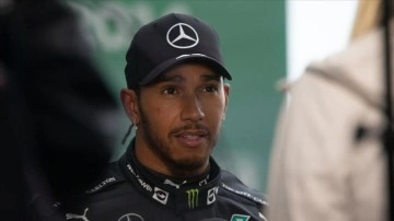 F1 pilotu Hamilton şövalyelik nişanını törenle aldı
