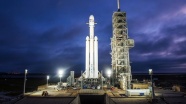Falcon Heavy roketi uzaya fırlatıldı