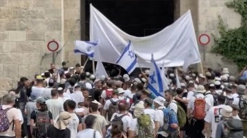 Fanatik Yahudi yerleşimcilerin, Doğu Kudüs'teki provokatif 'bayrak yürüyüşü' başladı
