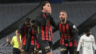 Fatih Karag&uuml;mr&uuml;k, Gen&ccedil;lerbirliği'ni yendi