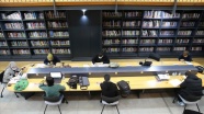 Fatih&#039;te açılan 10 yeni kütüphane gençlerin uğrak yeri oldu